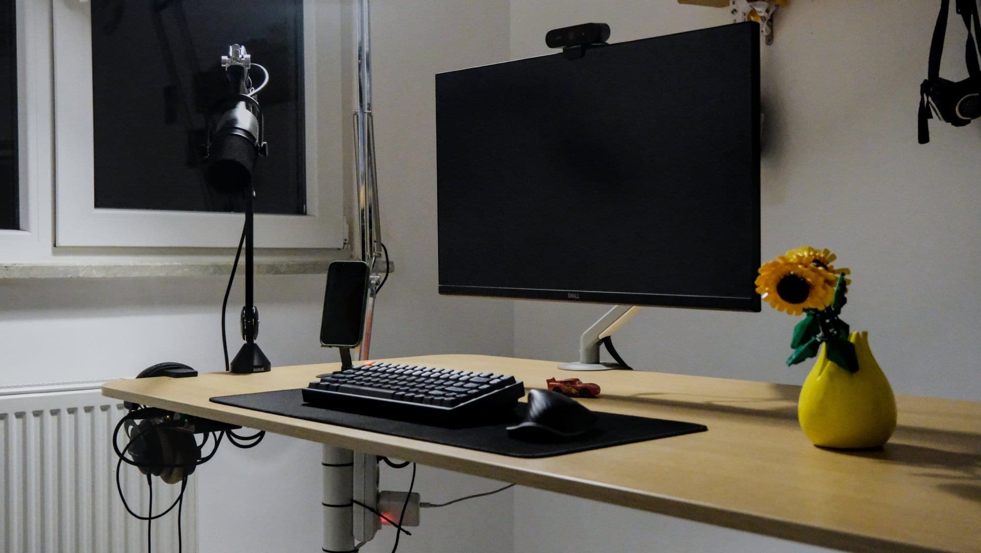 Developer’s Minimalist Desk Setup in Istanbul - Remote Work Setup