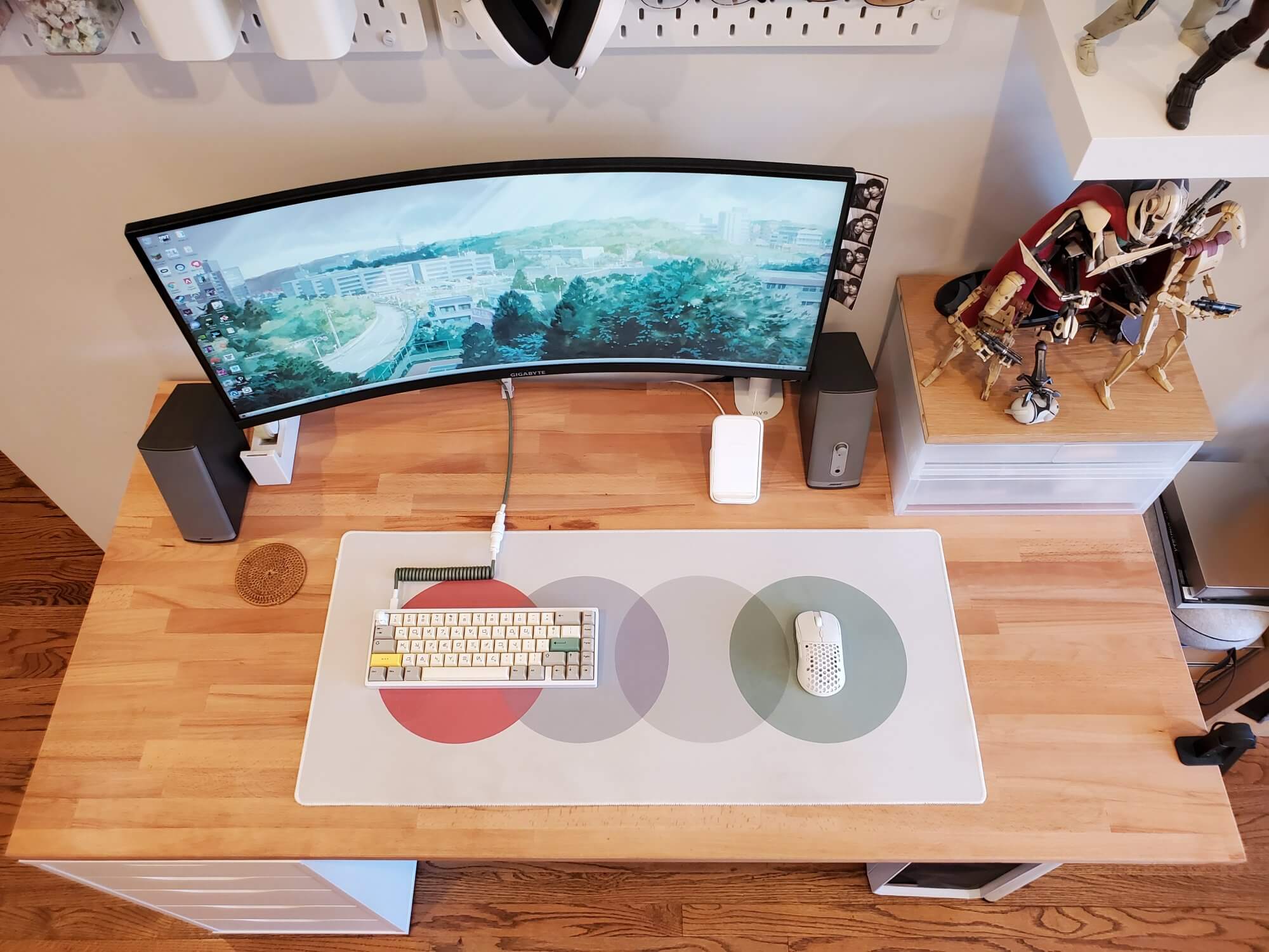 How to Hide Clutter in a Home Office: 10 Creative Ways